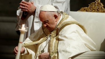 Pope Francis presides over the Easter Vigil in Saint Peter's Basilica at the Vatican, April 8, 2023. REUTERS/Remo Casilli TPX IMAGES OF THE DAY