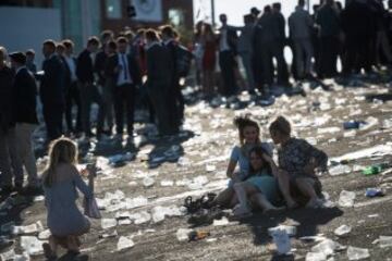 Grand National: Ladies' Day elegance from Aintree