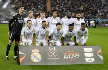 Equipo del Real Madrid. De pie: Thibaut Courtois, Federico Valverde, Toni Kroos, Éder Militao, Antonio Rüdiger y Karim Benzema. Agachados: Lucas Vázquez, Rodrygo Goes, Nacho Fernández, Vinicius Junior y Eduardo Camavinga.
