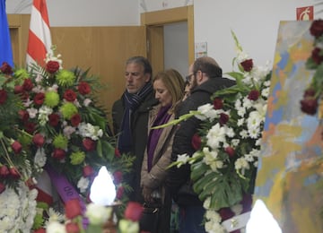 Oli en el funeral por Enrique Castro " Quini ", exjugador del Sporting, con las tribunas abiertas al p¨²blico