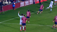 El codazo de Álvaro Rodríguez que le costó la expulsión: le podrían caer cuatro partidos