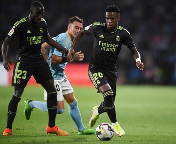 Vinicius con Iago Aspas y Mendy.