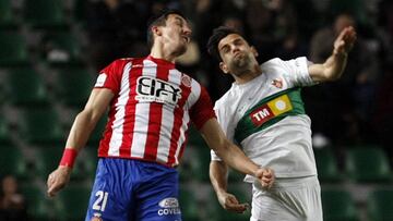 Rober Correa da la victoria al Elche en el último suspiro