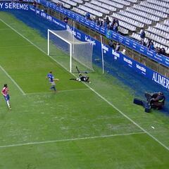 Javi Varas y el error del año de un portero: por evitar un córner...