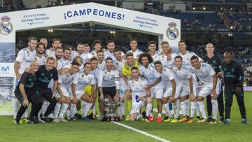 Los jugadores del Madrid (21 futbolistas y tres porteros incluyendo a Luca Zidane) celebraron el Trofeo Bernab&eacute;u el pasado d&iacute;a 23 ante la Fiorentina.