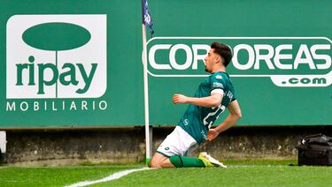 Victoria solvente del Racing de Ferrol contra el Valladolid, en un partido en el que Nico Serrano fue protagonista de los dos tantos de su equipo. El primero fue suyo, con un zurdazo desde dentro del área; y en el segundo se apuntó la asistencia con un taconazo brutal.