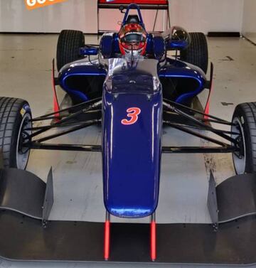 Carlos Sainz, con un F3 de Carlin en Silverstone.