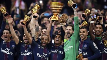 Cavani eclipsa a Mbappé