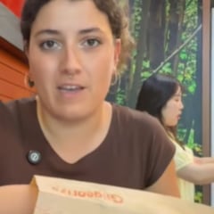 Va a un local de Corea del Sur y se compra algo que parece un bocadillo: por dentro, sorpresa