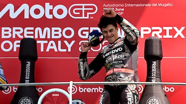 Celebración de Marc Márquez en el Autódromo Internacional del Mugello correspondiente al Gran Premio de Italia de Moto GP 2025.