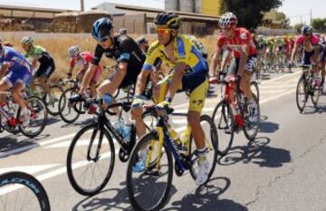 Froome y Alberto Contador durante la cuarta etapa de La Vuelta Ciclista a España 2014 en su 69 edición, que ha comenzado en Mairena del Alcor (Sevilla) y terminado en Córdoba, con una distancia de 164,7 kilómetros.
