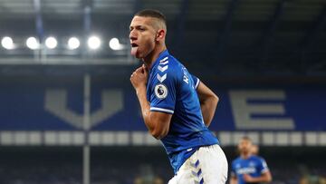 LIVERPOOL, ENGLAND - MARCH 01: Richarlison of Everton celebrates after scoring their team's first goal during the Premier League match between Everton and Southampton at Goodison Park on March 01, 2021 in Liverpool, England. Sporting stadiums around
