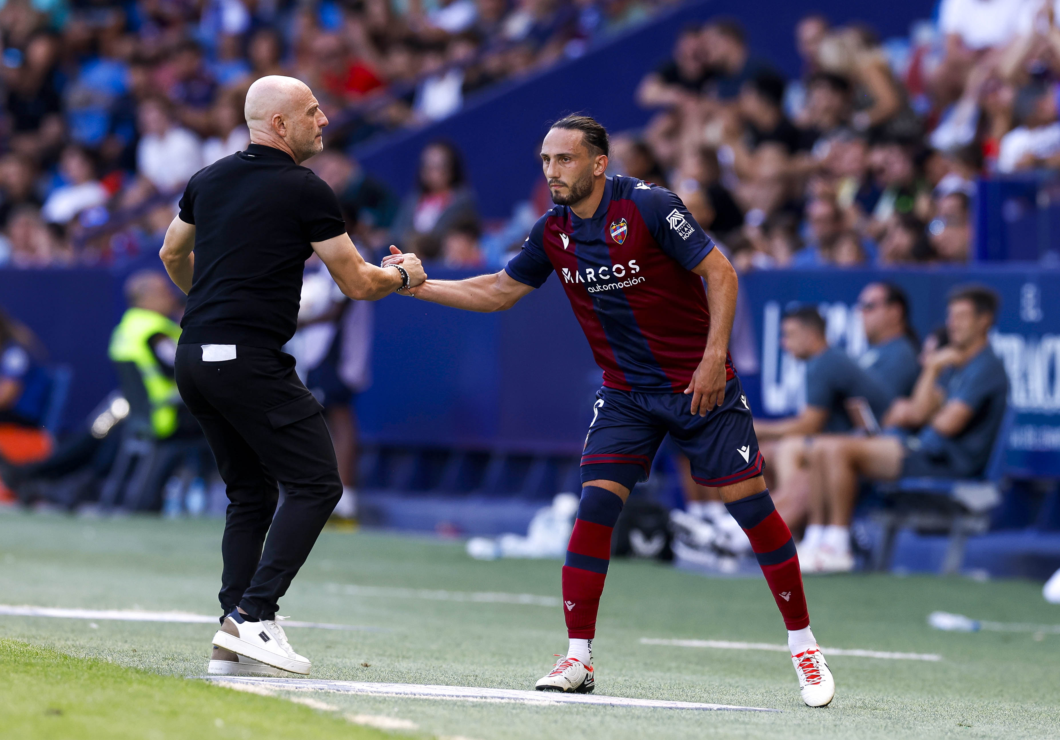 29/09/24 PARTIDO SEGUNDA DIVISION LEVANTE UD - UD ALMERIA  CAMBIO SUSITUCION GIORGI KOCHORASHVILI JULIAN CALERO