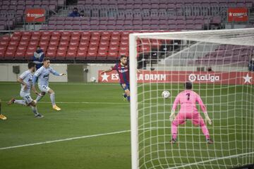 Jordi Alba cogió el rechace del penalti atajado por Jaume y asistió a Messi que remató a puerta vacía.