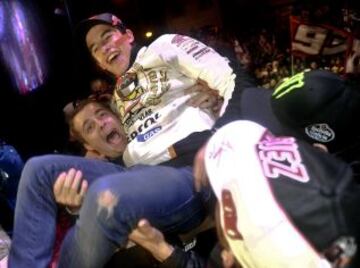 La localidad de Cervera se volcó, a pesar de la lluvia, en el recibimiento del Campeón del Mundo de MotoGP.