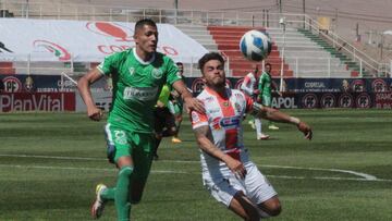 Futbol, Cobresal vs Audax Italiano.
Fecha 9, Campeonato Nacional 2022.
El jugador de Cobresal Marcelo Jorquera, derecha, disputa el balon con Marlon Carrasco de Audax Italiano durante el partido de primera division realizado en el estadio El Cobre de El Salvador, Chile.
10/04/2022
Oscar Tello/Photosport

Football, Cobresal vs Audax Italiano.
Ninth date, 2022 National Championship.
Cobresal’s player Marcelo Jorquera, right, vies for the ball against Marlon Carrasco of Audax Italiano during the first division match held at the El Cobre stadium in El Salvador, Chile.
10/04/2022
Oscar Tello/Photosport