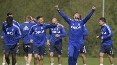 Primer plano de Borja Bast&oacute;n durante un entrenamiento del Oviedo.