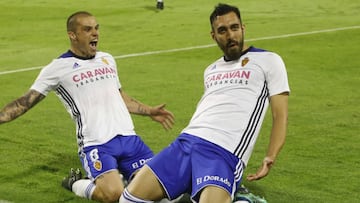Borja Iglesias celebra uno de sus tres goles contra el Valladolid.