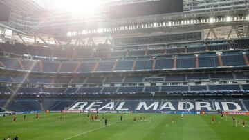 Los jugadores del Unión Berlín se entrenan en el Santiago Bernabéu en la víspera del partido contra el Real Madrid en la primera jornada de la fase de grupos de la Champions.