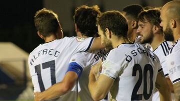 Los jugadores del Marbella festejan el 1-0 de Granero.