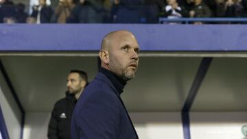 José Alberto, entrenador del Racing.