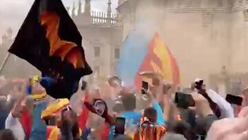 Ambientazo en Sevilla: así se lo pasa la afición che antes de la final de la Copa del Rey