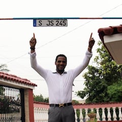 Sotomayor: "Mi récord es saltar más que un larguero de fútbol"