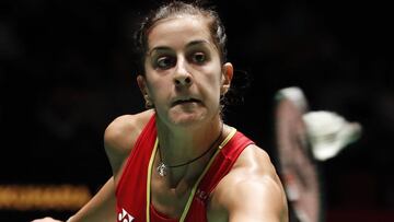 Carolina Mar&iacute;n devuelve una bola ante Nozomi Okuhara durante la final del Japan Open 2018 en Tokyo, Jap&oacute;n.