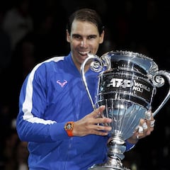 Nadal recibe el trofeo al número uno mundial en el O2 Arena