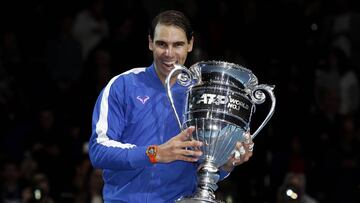Nadal recibe el trofeo al número uno mundial en el O2 Arena