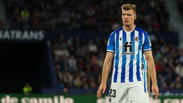 Sorloth, ante el Levante