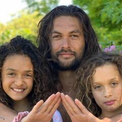 Jason Momoa se resigna a ver cómo su hija se fija en chicos: "¡No! Va a ser una monja"