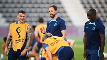 Gareth Southgate con Kieran Trippier.