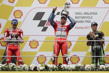 El triunfo de Dovizioso retrasa el alirón de Márquez