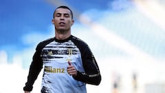 Cristiano Ronaldo of Juventus warming up before the Italian championship Serie A football match between SS Lazio and Juventus FC on November 8, 2020 at Stadio Olimpico in Rome, Italy - Photo Federico Proietti / DPPI
 AFP7 
 08/11/2020 ONLY FOR USE IN SPAI