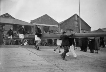 3 de Marzo de 1952, la tripulaci¨®n de la Universidad de Oxford se dispone a entrenar.