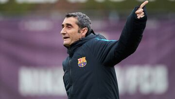 Valverde, en un entrenamiento del Barcelona.