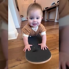 Se nota que es hija de Ryan Sheckler: así patina Olive con tan solo 10 meses