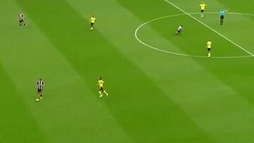 Ben Brereton mostró su ‘picardía’ chilena en esta jugada: se llenó de pifias