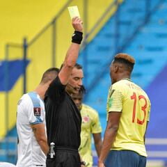 Mina, expulsado ante Uruguay y se pierde el partido con Ecuador
