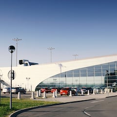 Este es uno de los aeropuertos más pequeños de Europa: solo tres vuelos diarios pero sin colas para embarcar