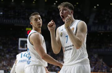 Carroll y Doncic.