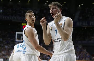 Carroll y Doncic. 