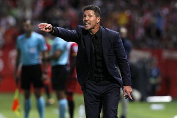 Con la victoria en Las Palmas, el entrenador argentinó llegó a la cifra de 200 victorias como técnico del conjunto madrileño. Solamente es superado por Lusi Aragonés. Simeone ha ganado el 62,3% de los 321 partidos disputados como entrenador del Atlético de Madrid. 
