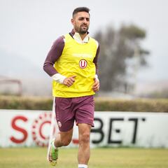 Urruti se queda en Universitario