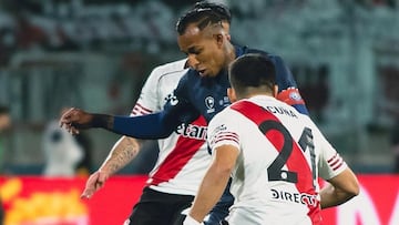 Sebastián Villa, extremo colombiano de Independiente Rivadavia