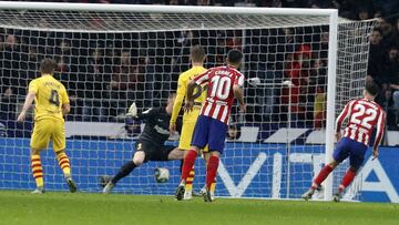 Ter Stegen salva el gol de Hermoso en el Barcelona-Atlético.