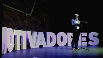 El entrenador y tío del tenista Rafa Nadal, Toni Nadal, durante la charla que ha dado en el Teatro Olympia de Valencia.