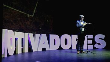 El entrenador y t&iacute;o del tenista Rafa Nadal, Toni Nadal, durante la charla que ha dado en el Teatro Olympia de Valencia.