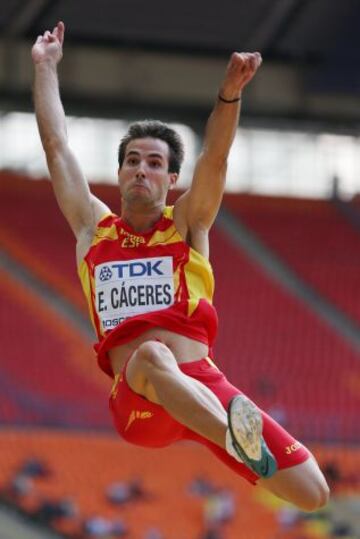 El atleta español Eusebio Cáceres durante la prueba de clasificación de salto de longitud de los Mundiales de Atletismo Moscú 2013 que se celebran en el Estadio Olímpico Luzhnikí